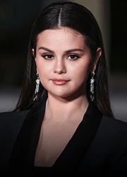 Selena  <br>Gomez